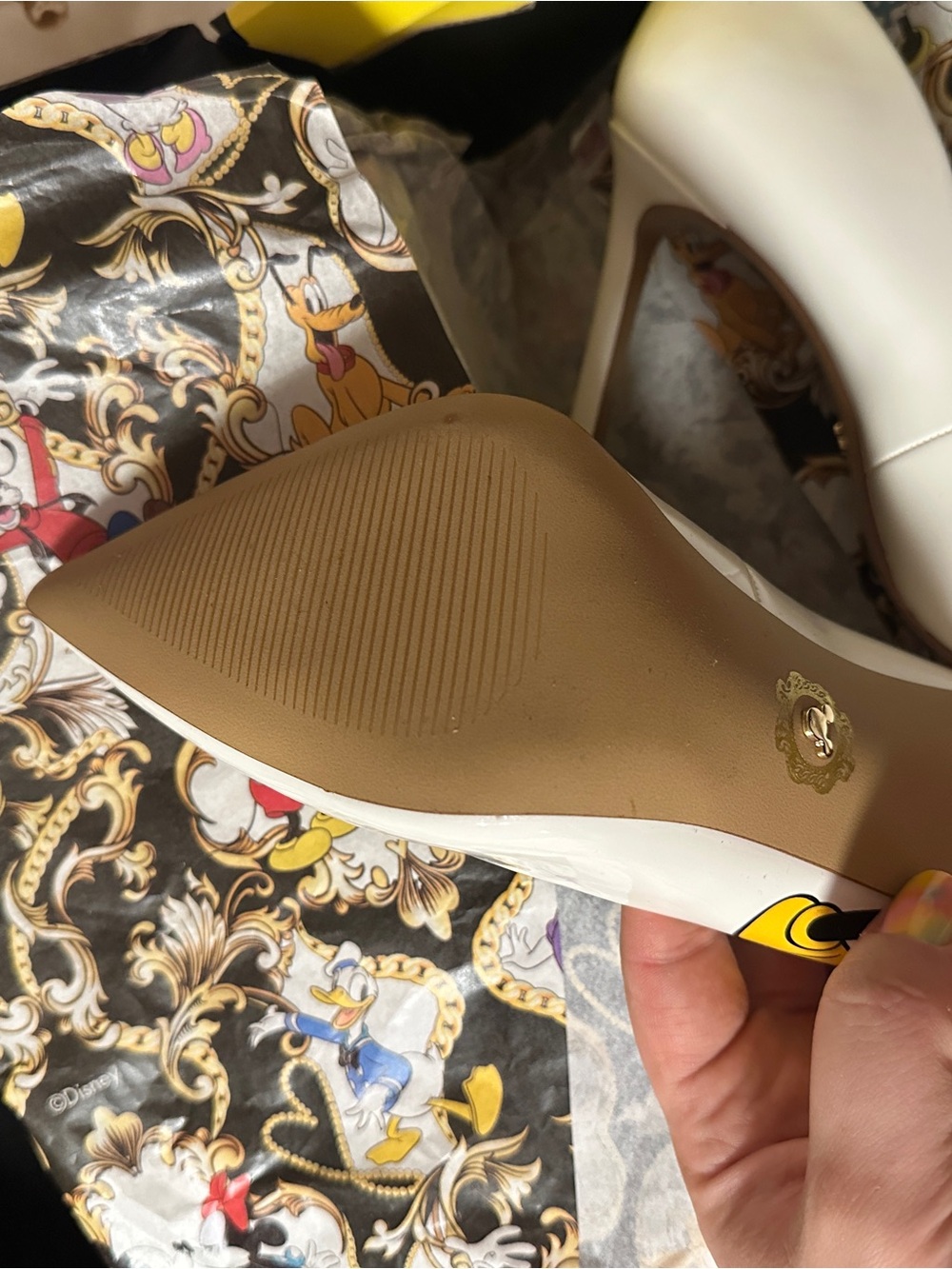 Aldo x Disney White Patent Leather Minnie and Mickey Mouse Pointed-Toe Heels - Picture 8 of 11